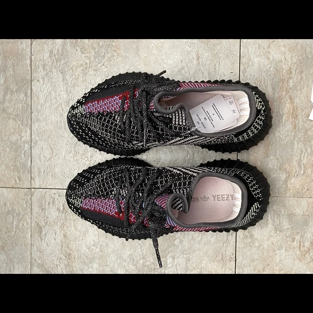 🤍SOLD🤍 Yeezy Boost 350 V2 Yecheil Reflective - Picture 4 of 8